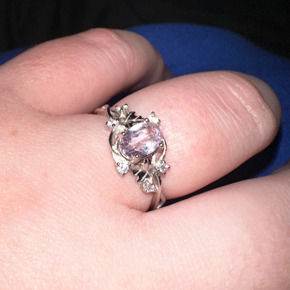 Beautiful Adjustable Sterling Silver Vine Ring - Picture 2 of 8